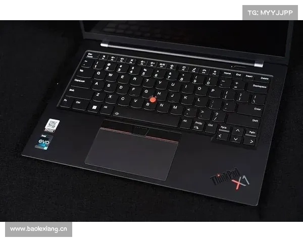 一袭黑色破红尘 ThinkPad X1 Carbon赏
